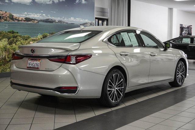 Photo of 2023 * Lexus ES 300h