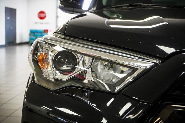 Photo of 2021 Midnight Black Metallic Toyota 4Runner