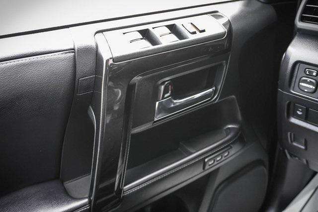 Photo of 2021 Midnight Black Metallic Toyota 4Runner