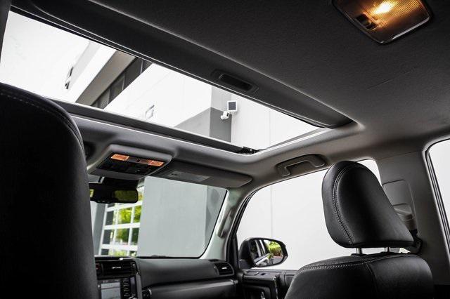 Photo of 2021 Midnight Black Metallic Toyota 4Runner