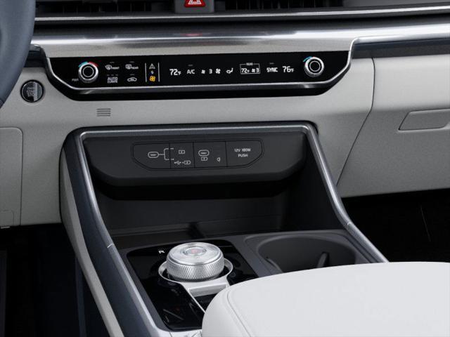 Photo of 2025 Snow White Pearl Kia Carnival Hybrid