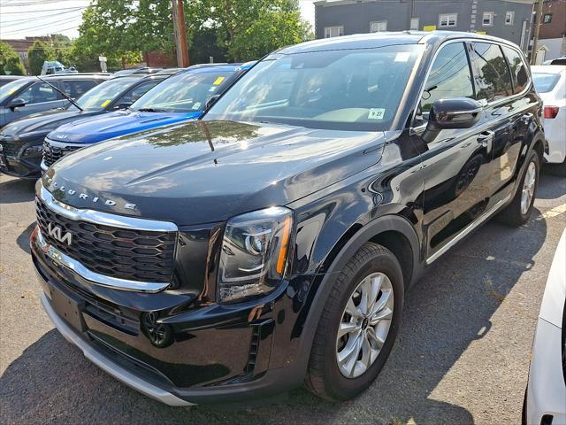 Photo of 2022 Ebony Black Kia Telluride