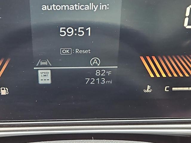 Photo of 2024 Glacial White Pearl Kia Sorento