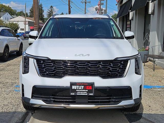Photo of 2024 Glacial White Pearl Kia Sorento