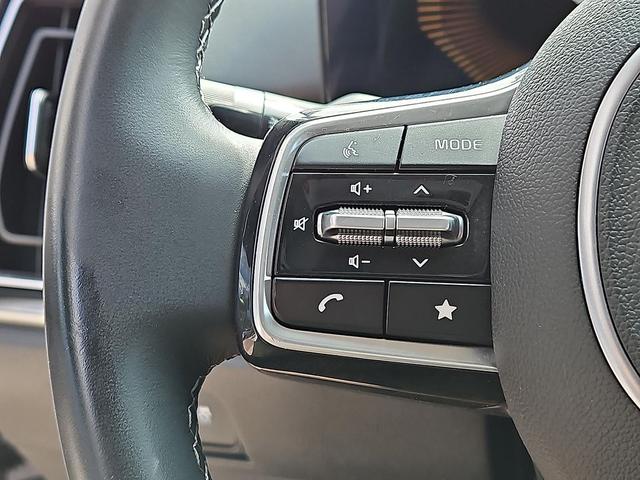 Photo of 2024 Glacial White Pearl Kia Sorento
