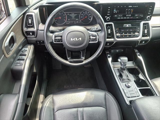 Photo of 2022 Ebony Black Kia Sorento
