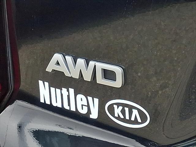 Photo of 2022 Ebony Black Kia Sorento