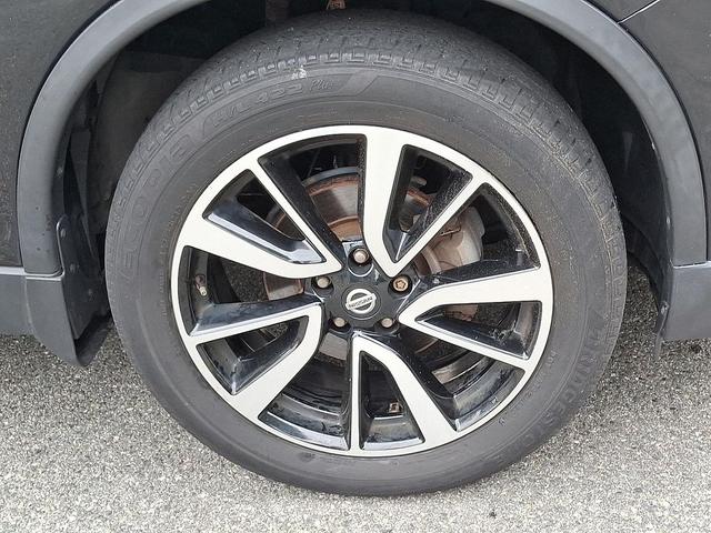 Photo of 2019 Magnetic Black Pearl Nissan Rogue