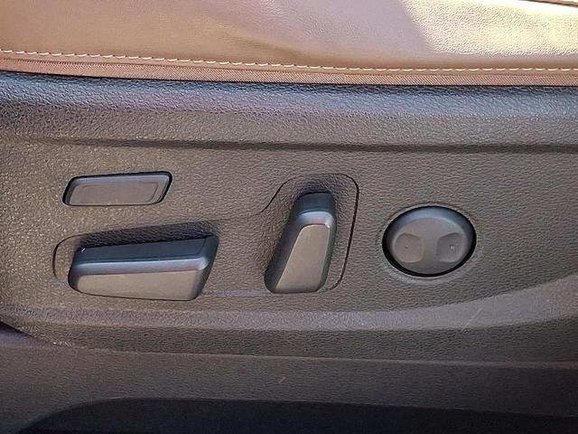 Photo of 2022 Black Copper Kia Telluride