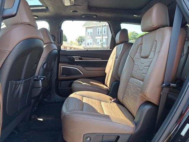 Photo of 2022 Black Copper Kia Telluride