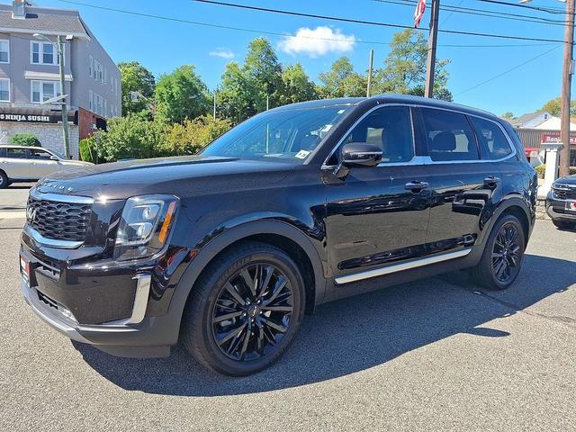 Photo of 2022 Black Copper Kia Telluride