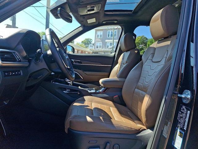 Photo of 2022 Black Copper Kia Telluride
