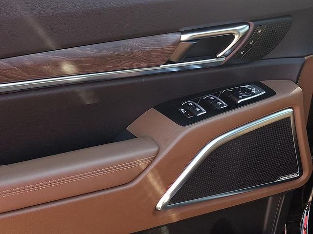 Photo of 2022 Black Copper Kia Telluride