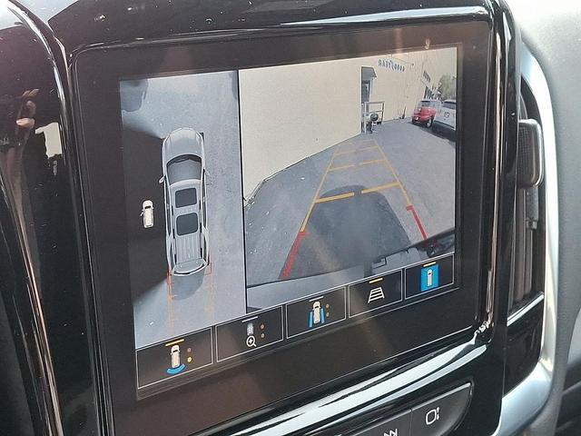 Photo of 2023 Mosaic Black Metallic Chevrolet Traverse
