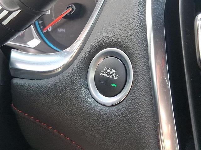 Photo of 2023 Mosaic Black Metallic Chevrolet Traverse