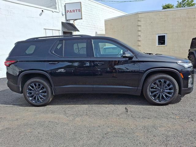 Photo of 2023 Mosaic Black Metallic Chevrolet Traverse