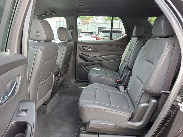 Photo of 2023 Mosaic Black Metallic Chevrolet Traverse