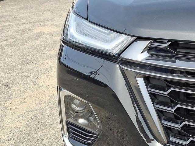 Photo of 2023 Mosaic Black Metallic Chevrolet Traverse