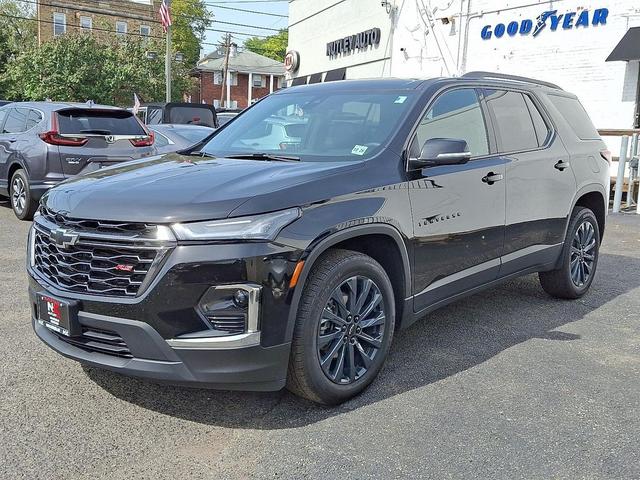 Photo of 2023 Mosaic Black Metallic Chevrolet Traverse