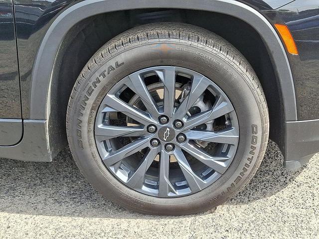 Photo of 2023 Mosaic Black Metallic Chevrolet Traverse