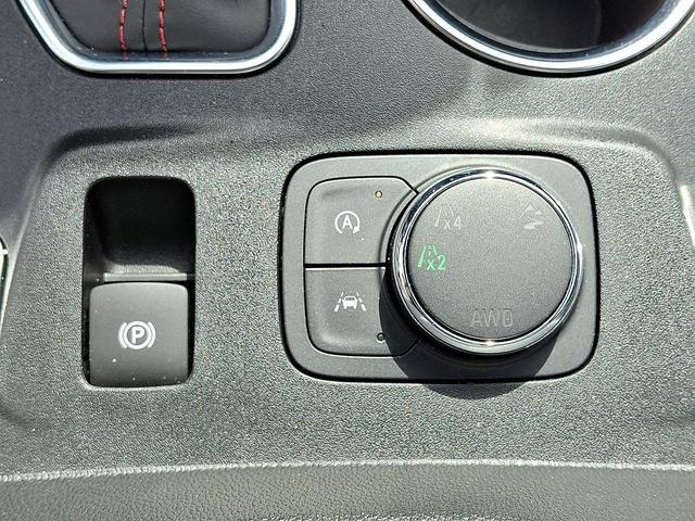 Photo of 2023 Mosaic Black Metallic Chevrolet Traverse