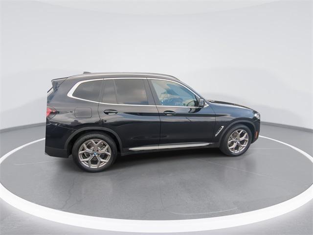 Photo of 2022 Carbon Black Metallic BMW X3