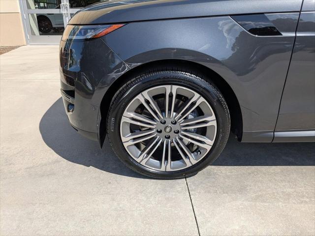 Photo of 2025 Carpathian Grey Premium Metallic Land Rover Range Rover Sport