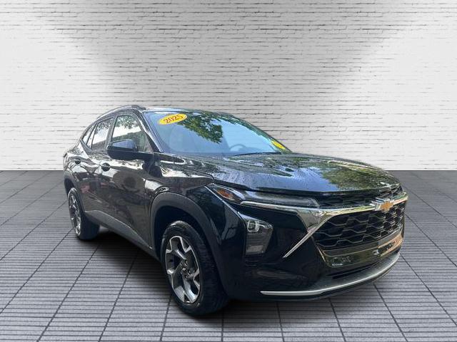 Photo of 2025 Mosaic Black Metallic Chevrolet Trax