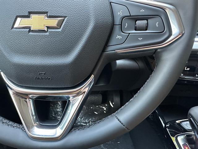 Photo of 2025 Mosaic Black Metallic Chevrolet Trax
