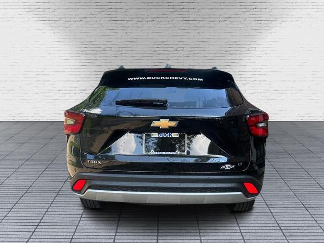 Photo of 2025 Mosaic Black Metallic Chevrolet Trax