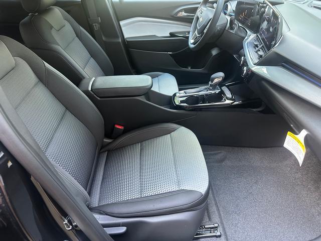 Photo of 2025 Mosaic Black Metallic Chevrolet Trax