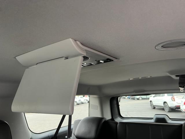 Photo of 2017 Summit White Chevrolet Suburban