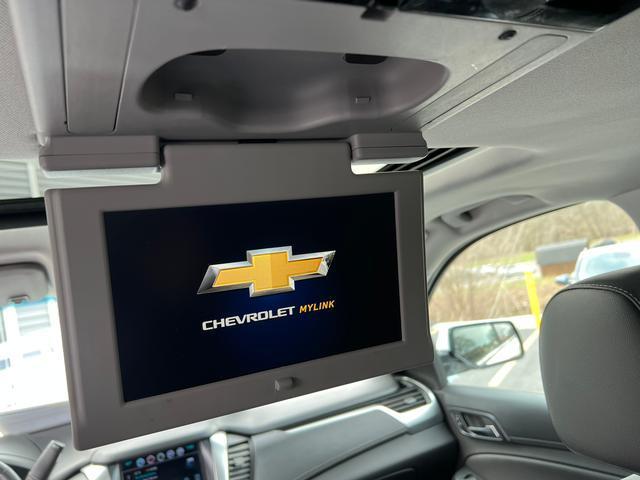 Photo of 2017 Summit White Chevrolet Suburban