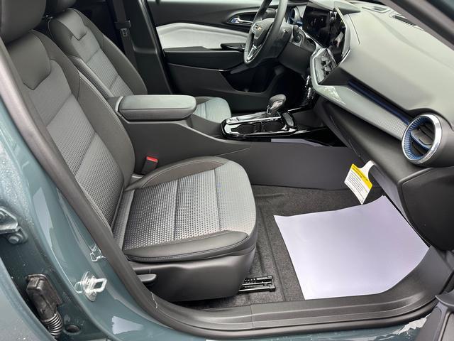Photo of 2025 GRAY Chevrolet Trax
