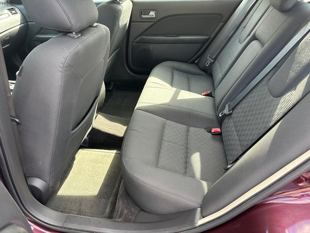Photo of 2011 Bordeaux Reserve Metallic Ford Fusion