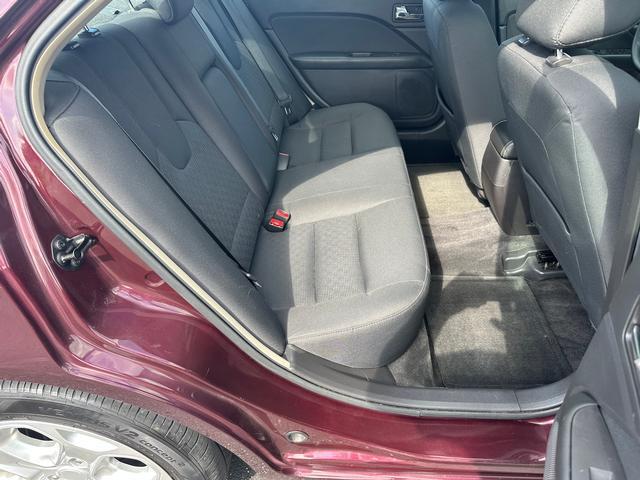 Photo of 2011 Bordeaux Reserve Metallic Ford Fusion