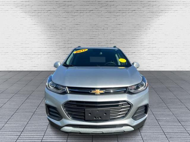 Photo of 2017 SILVER ICE Chevrolet Trax