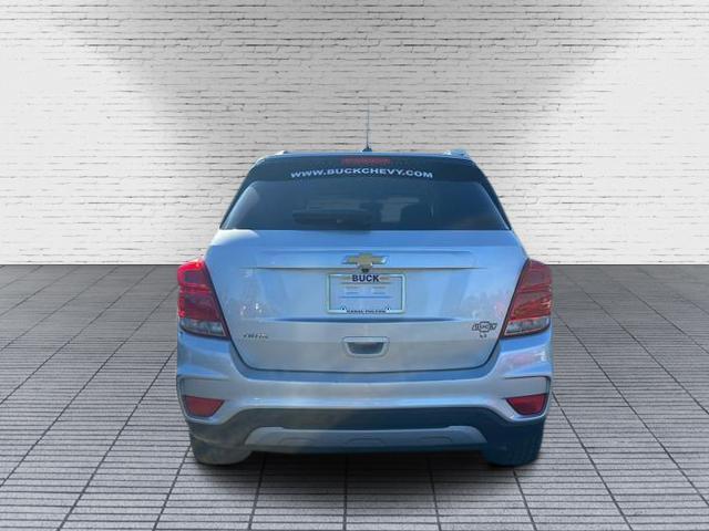 Photo of 2017 SILVER ICE Chevrolet Trax