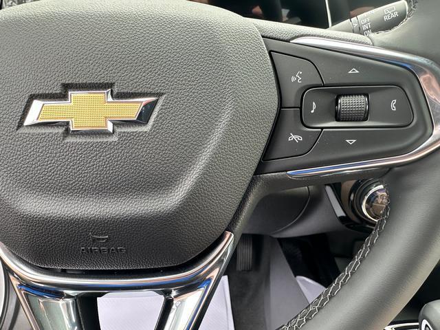 Photo of 2025 Summit White Chevrolet Trax