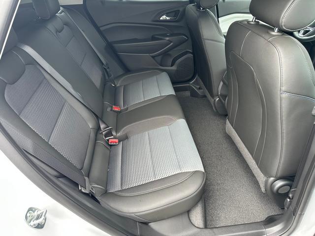 Photo of 2025 Summit White Chevrolet Trax