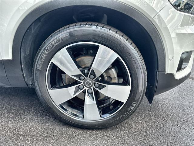 Photo of 2019 Ice White Volvo XC40