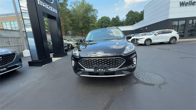 Photo of 2022 Agate Black Metallic Ford Escape