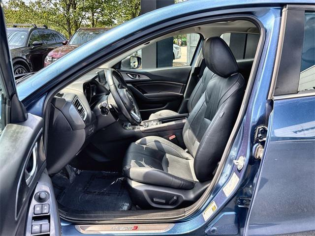 Photo of 2018 Eternal Blue Mica Mazda Mazda3