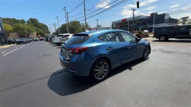 Photo of 2018 Eternal Blue Mica Mazda Mazda3