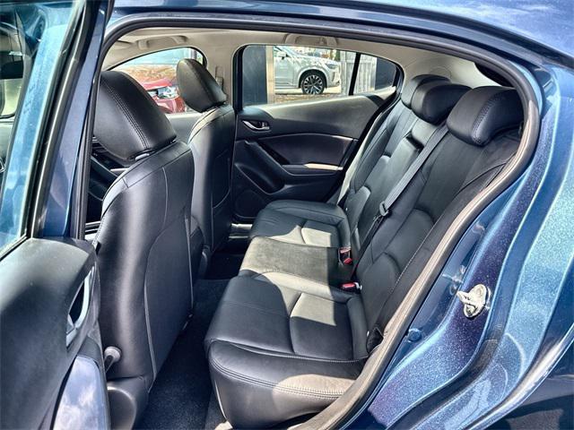 Photo of 2018 Eternal Blue Mica Mazda Mazda3