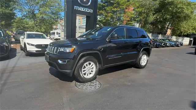 Photo of 2019 Diamond Black Crystal Pearlcoat Jeep Grand Cherokee