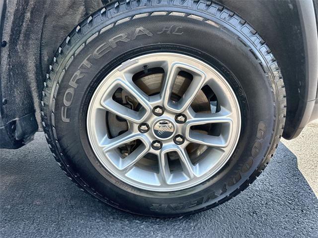 Photo of 2019 Diamond Black Crystal Pearlcoat Jeep Grand Cherokee
