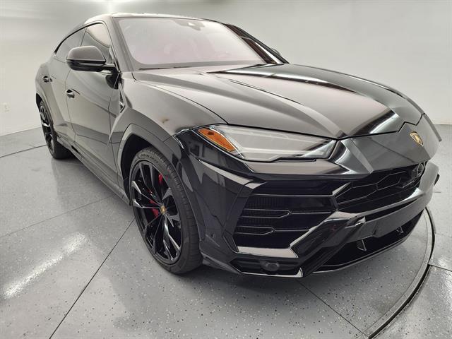 Photo of 2022 Nero Noctis Lamborghini Urus
