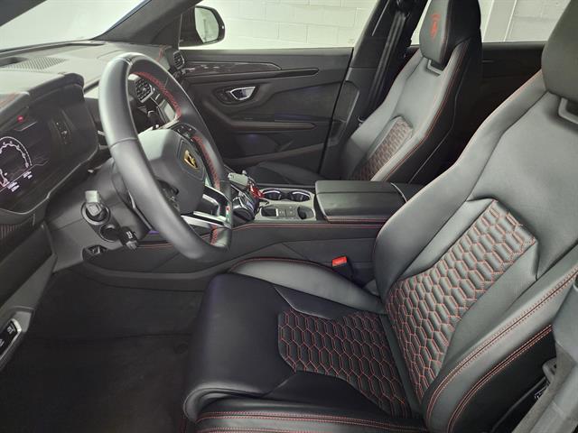 Photo of 2022 Nero Noctis Lamborghini Urus