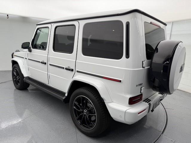 Photo of 2025 MANUFAKTUR Moonlight White Metallic Mercedes-Benz G-Class